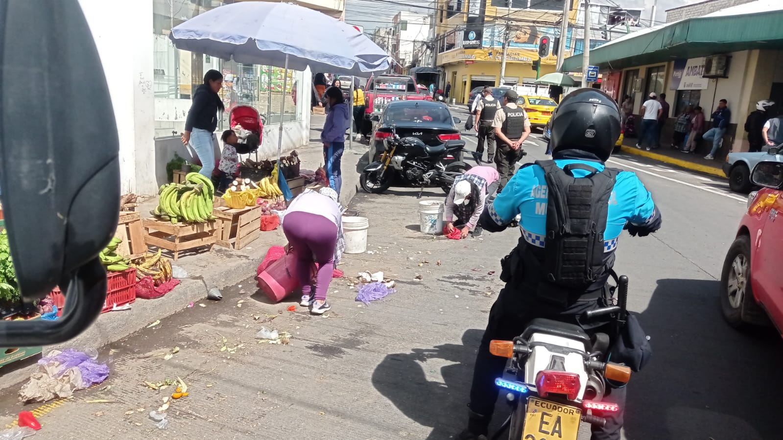 Operativo institucional en Ambato